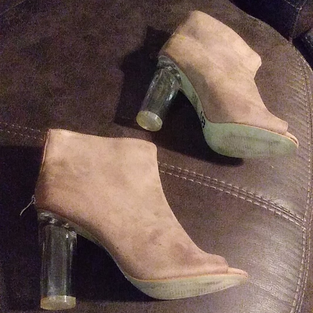 Shoes - Picture 3 of 6